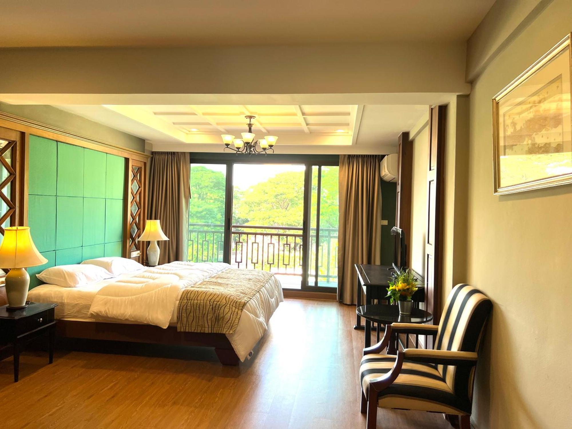 Quinstel Hostel Bangkok Exterior photo